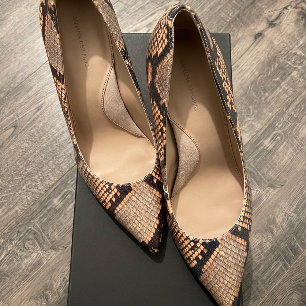 Banana Republic Pump 9.5